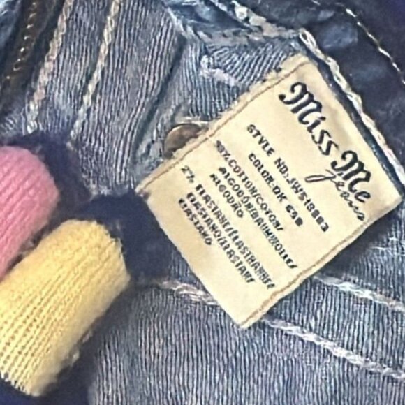 Miss Me Jeans Women's Size 27 Dark Wash Boot Cut Bling Flap Pocket Rhinestone - Picture 2 of 4